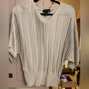 Women’s sweater off-white back sleeve small